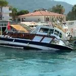 Akyaka’da tur teknesi su alarak yan yattı