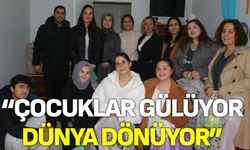 Çocuklar Gülüyor Dünya Dönüyor”