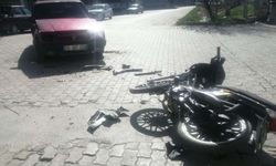 Otomobil ile motosiklet çarpıştı: 1 yaralı