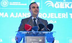Bakan Kacır: SİHA'larını, deniz platformlarını, kara araçlarını, uydularını üretebilen bir ülkeyiz
