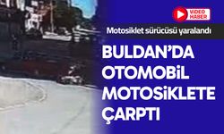 Buldan’da otomobil motosiklete çarptı