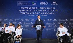 Serebral palsili çocuklar için 600 set cihaz hibe ettiler