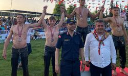 Pamukkale Belediyesporlu güreşçiler Serik'ten 2 madalyayla döndü