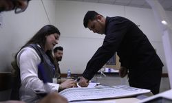Irak'ta oy verme işlemi başladı