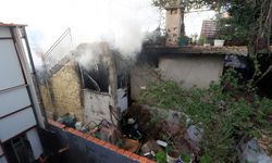 Yaşlı çiftin yardımına komşuları koştu