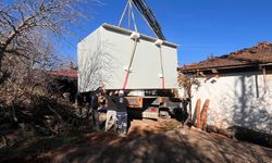 Tavas'ta yangında evleri kül olan aileye destek