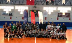 Tavas’ta Yıldız Kızlar Futsal Şampiyonası sona erdi