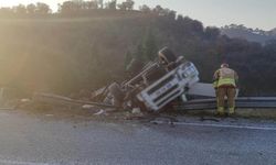 Tır kontrolden çıktı: 1 yaralı