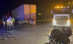 Motosiklet tıra çarptı: 1 ölü