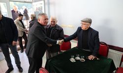 Bir çay, bir sohbet, birazda Honaz