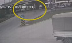 Hafif ticari aracın çarptığı yaya yola savruldu