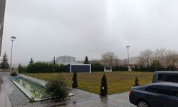 Afyonkarahisar'da beklenen kar yağışı başladı