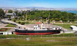 Bandırma Vapuru, karadan yürütülerek Tütün İskelesi’ne taşınacak