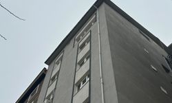 Çatıdan düşen adam hayatını kaybetti