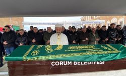 Gazeteci Cüneyt Özdemir’in annesi Çorum’da toprağa verildi