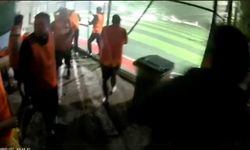 Halı sahada panik! Canlarını zor kurtardılar