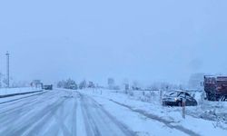 Kar yağışı ulaşımı olumsuz etkiledi