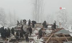 Pakistan'da kar yağışı felakete dönüştü: 11 ölü