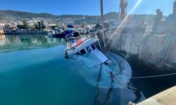 Kuvvetli rüzgar tekneyi batırdı