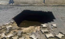 Yağmurun çökerttiği yolda insan kemikleri bulundu