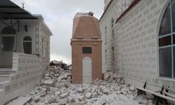 Fırtına Manisa Selendi'de yıkıma neden oldu...