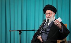 İran dini lideri Hamaney'den acı itiraf! Protestolarda binlerce kişinin öldüğünü kabul etti...