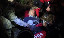 Kayıp olarak aranan yaşlı adam, ormanda yatarken...