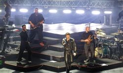 Şarkıcı Edis Aydın'ı salladı!