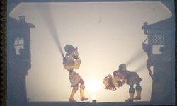 Karagöz ve Hacivat'ın 700 yıllık ışığı dijital çağa direniyor