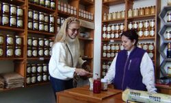 Tuğba Özay’dan Kars’ta Birlik ve Beraberlik Mesajı