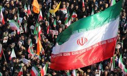 İran'da can kaybı 7 bin 2'ye yükseldi