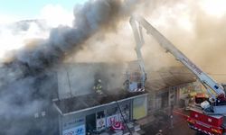 İzmir Buca'da Sanayi Sitesi'nde iş yeri yangını!