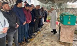 Matematik öğretmeni halı sahada hayatını kaybetti!