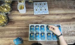 Talebe yetişmek için gece gündüz böyle altın üretiyorlar