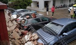 Aşırı yağış istinat duvarını yıktı