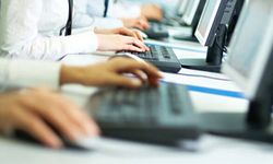 Doktor uyardı: "İş yerinde saatlerce hareketsiz kalmayın"