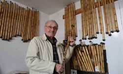 80 yaşında kamışları sanata dönüştürüyor