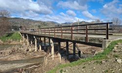 Köy sakinleri eski köprünün yenilenmesini istiyor