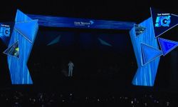 Müslüm Gürses’in hologramı, 5G teknolojisi sayesinde sanatçılarla düet yaptı