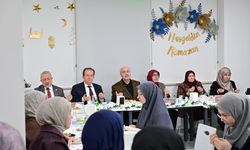 Denizli Valisi Yavuz Selim Köşger, öğrencilerle iftar yaptı