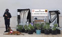 Evini uyuşturucu imalathanesine çevirdi