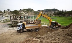 Elmalı yolu modern üst yapıya kavuşuyor