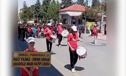 Denizli’de 23 Nisan coşkusu sokaklara taştı