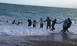 Egzama için girdiği denizde can verdi