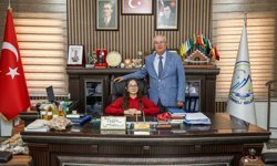 Başkan Arslan koltuğunu Erva'ya bıraktı