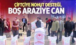 Acıpayam, Çal ve Güney’de çiftçilere nohut tohumu dağıtıldı