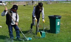 Çivril’de belediye ekipleri tam gaz çalışıyor