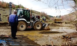 Gölet taştı, bir ev ve ahır sular altında kaldı