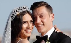 Mesut Özil ve Amine Özil bebeklerine verdikleri isimle şaşırttı!