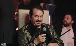 Ahmet Tatlıses elektronik kelepçeyi umursamadı babasına koştu!